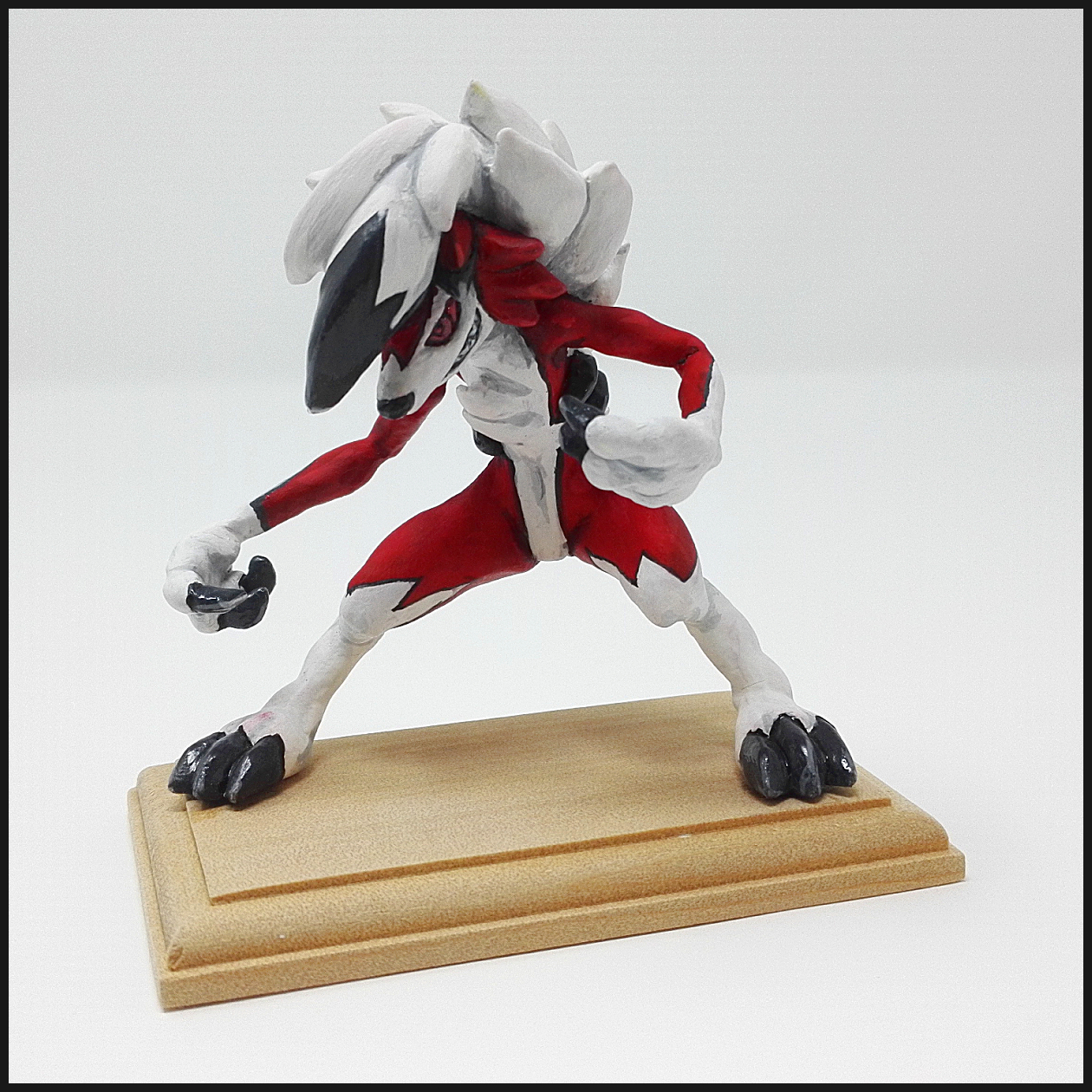 lycanroc midnight form figure